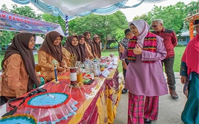 Wakil Gubernur Banten Tinjau Stand Pangan Siswa SMA Negeri 5 Kabupaten Tangerang